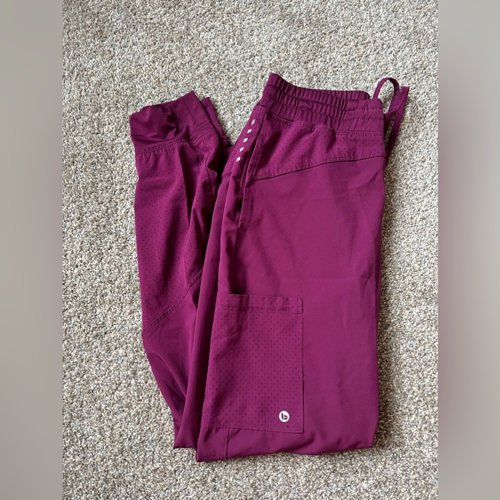 XS Barco-One High Rise Scrub Joggers. Color: Wine